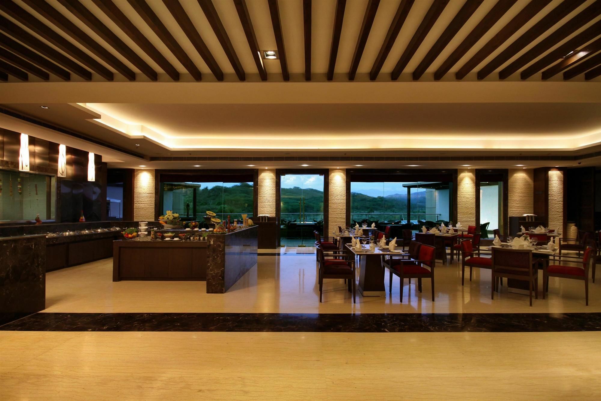 Golden Tulip Chandigarh, Panchkula Kültér fotó