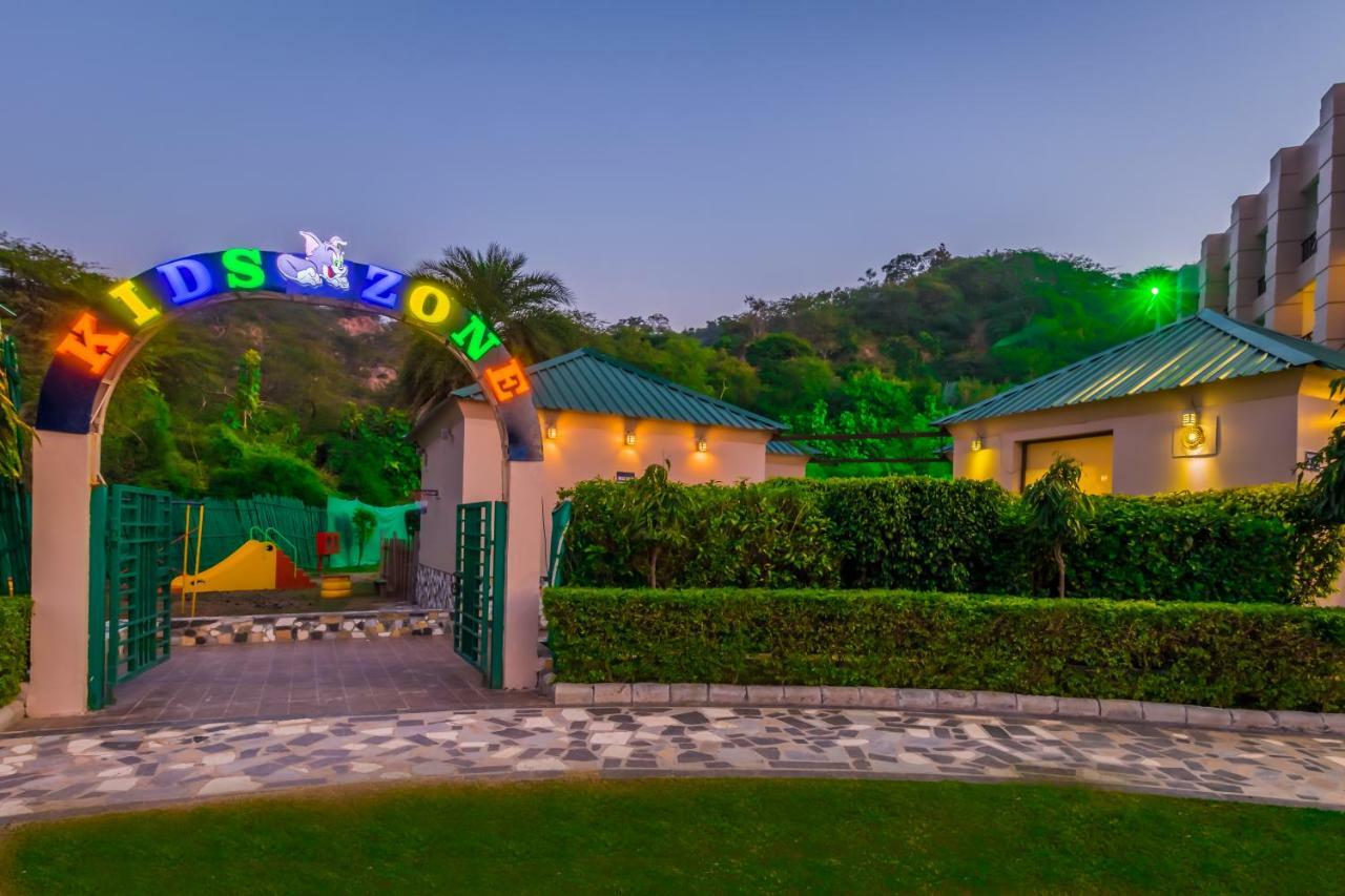 Golden Tulip Chandigarh, Pancskula Kültér fotó
